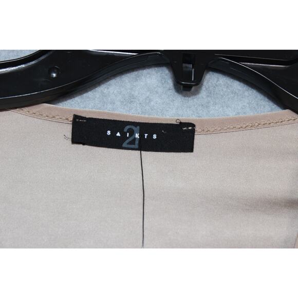 21 Saints Juniors Med Tan Long Sleeve V Neck Twist Open‎ Stomach Top - Picture 3 of 6